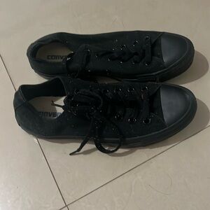 Used converse all-star black shoes size 8 women’s